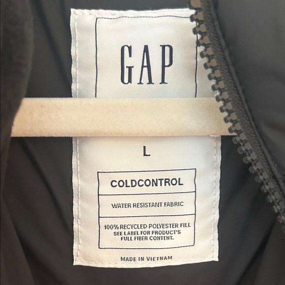 The Gap Black Quilted Puffer Vest - Picture 2 of 3